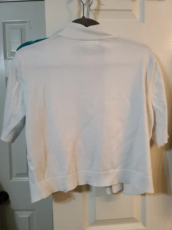 Dress Barn Cropped White Cardigan - Image 2