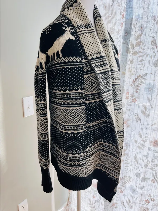 Cambridge Dry Goods Lambswool Blend Fair Isle Reindeer Open Cardigan, Size Small - Image 5