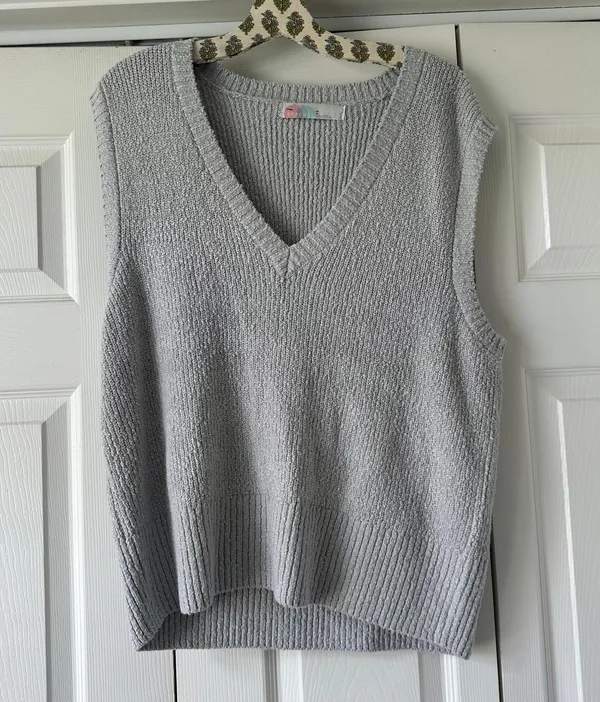 Free People NWOT Beach V-Neck Sweater Vest Penny Knit Top - Image 2