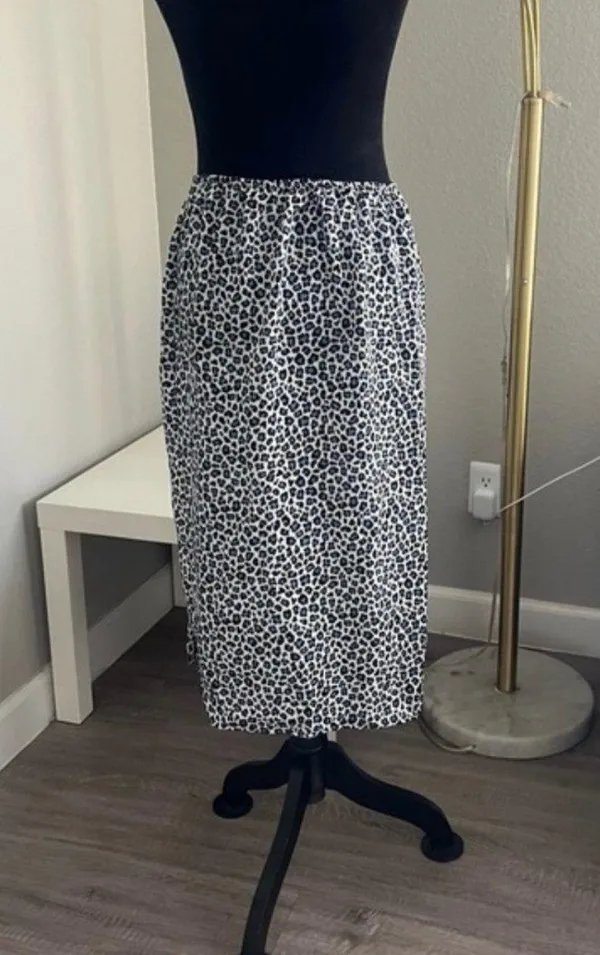 Polly & Esther Women's Leopard Print Cheetah Midi Skirt Blue Size Large - Image 2