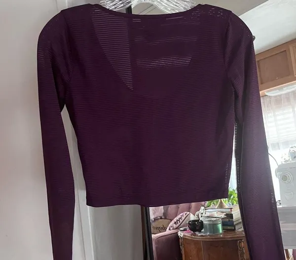 Forever 21 Purple long sleeve crop top - Image 3