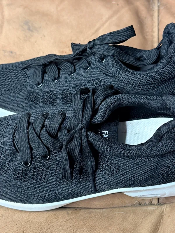 Black Athletic Shoes Size 10 - Image 5