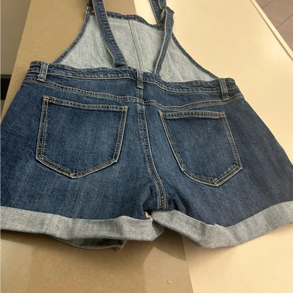 Denim Overalls with Adjustable Straps Medium—get ready to get cute with OLD NAVY - Image 3