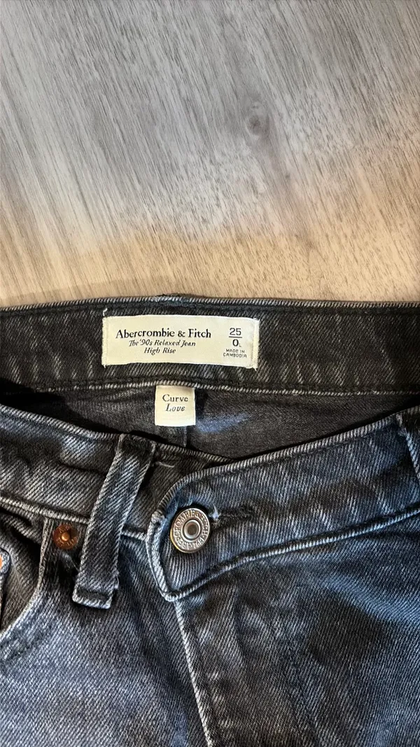 Abercrombie 90s High-Rise Jeans - Image 5