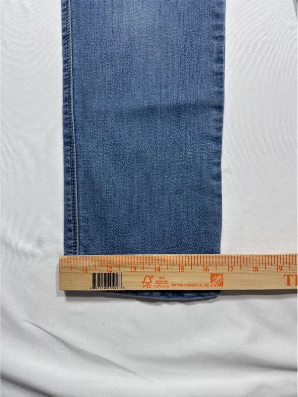 Lincoln Outfitters Classic Light Blue Denim Jeans Size 2 - Straight Leg Comfort! - Image 2