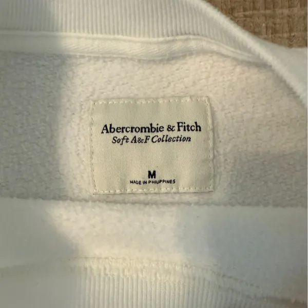 Abercrombie & Fitch White Chicago Bulls Sweatshirt - Image 3