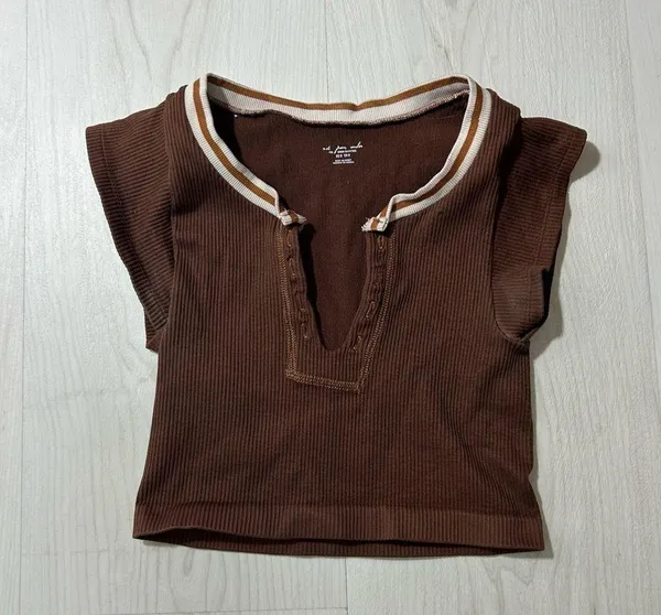 Out From Under Urban Outfitters Brown Ribbed Crop Top Tate McRae Bar Top Size XS - Image 2