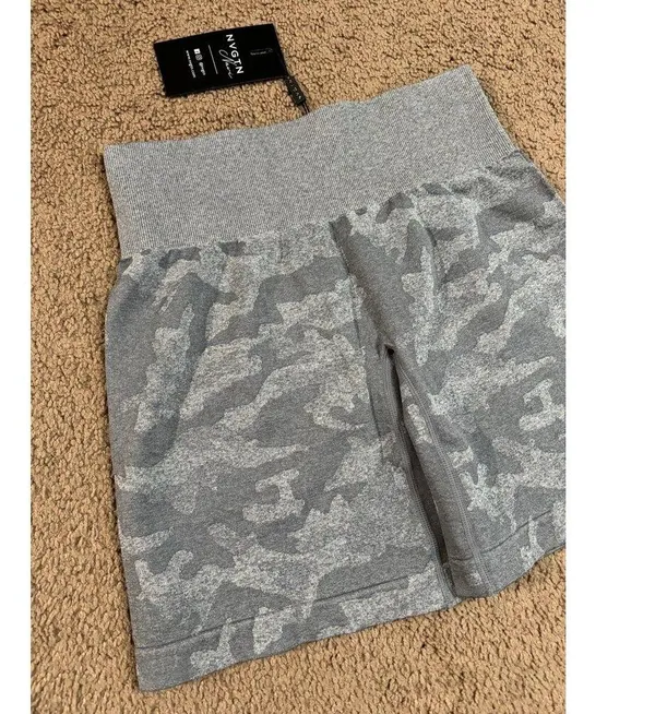 NVGTN NWT Seamless Shorts Size Medium Gray Camo - Image 7