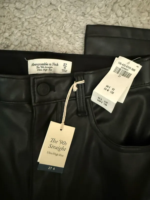 Abercrombie 90s High-Rise Straight Black Leather Pants - Image 6
