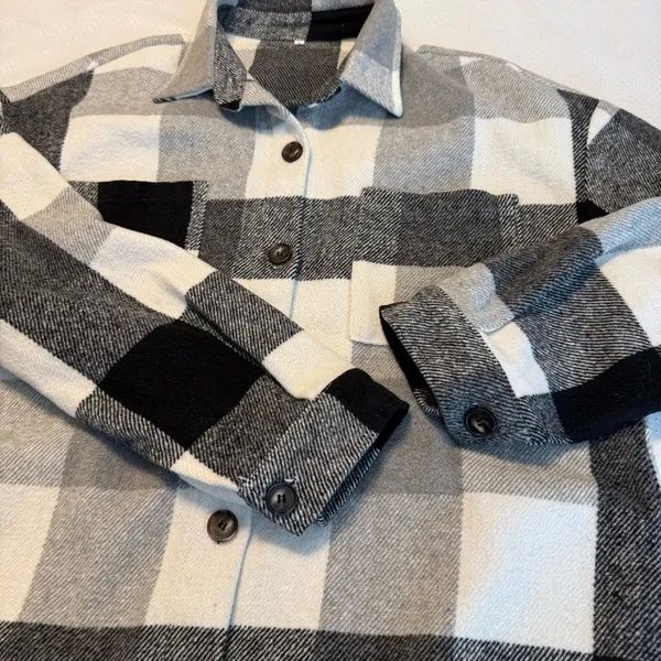 Plaid Button Down Shirt Shacket Size Large Pockets Oversized Heavyweight Black - Image 12