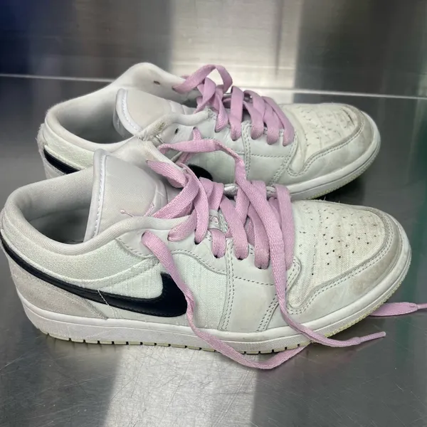 Nike air Jordan 1 low woman’s 7 SE Barely Green - Image 2