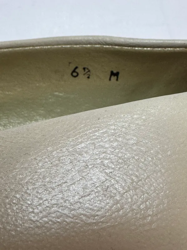 Bandolino Kitten Heels Size 6.5 - Image 9