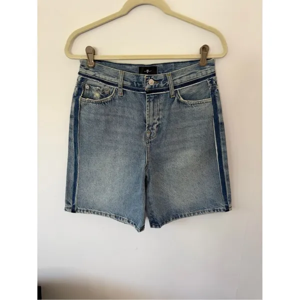 7 For All Mankind Light Blue Mid-Rise Denim Bermuda Shorts Lola shorts size 27 - Image 4