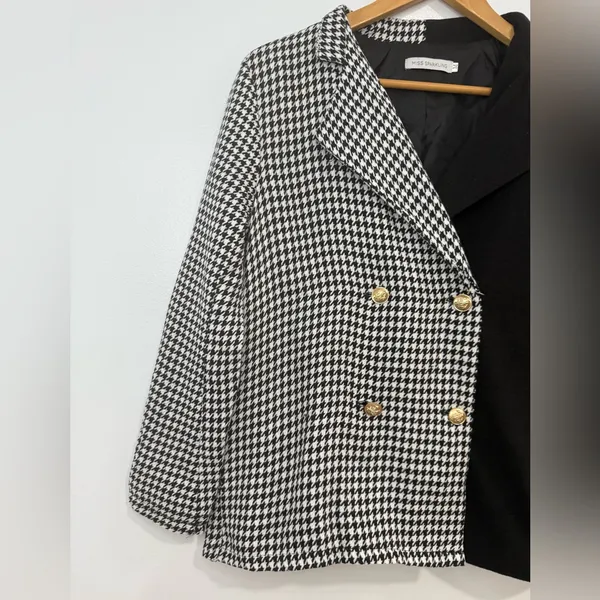 Elegant Black and White Houndstooth Midi Coat - Image 3