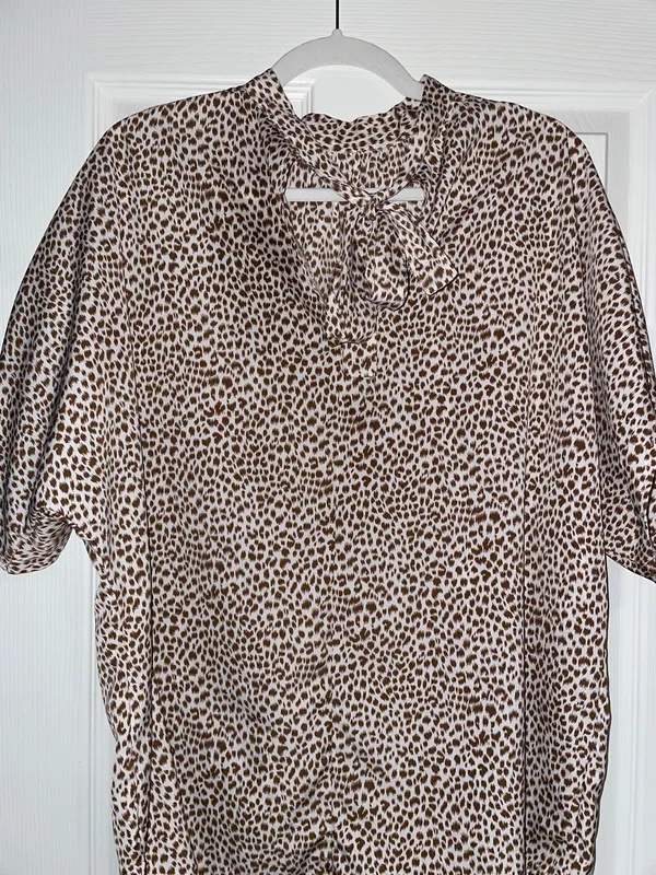 Cheetah Business Top Brown Size L - Image 3