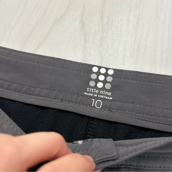 Title Nine Swingtastic Athletic Gray Skort Hiking Outdoors Active Size 10 - Image 3