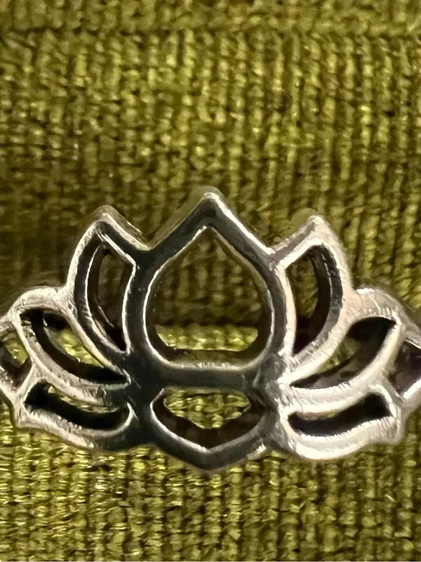 Elegant Design Lotus Flower Purity Rebirth Promise Ring Size 7 - Image 3