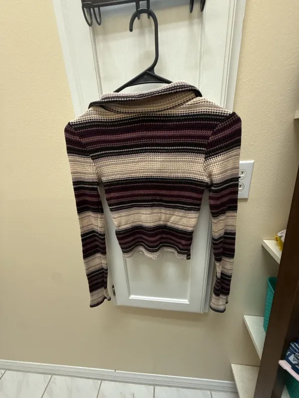BDG Bunny Striped Quarter-Zip Thermal Cropped Long Sleeve - Image 3