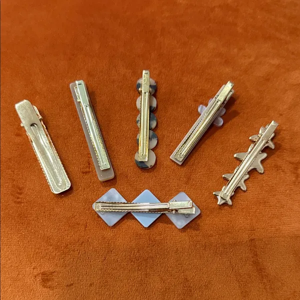Set of Stylish Hair Clips in Neutral Tones - Image 2