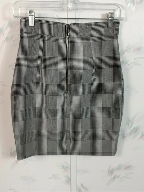 H&M Houndstooth Skirt - Image 4