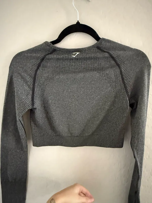 Gymshark Vital Seamless 2.0 Long Sleeve Gray Crop Top - Image 3