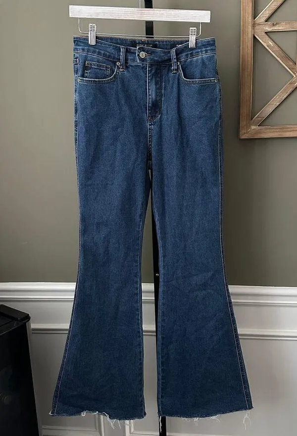 Judy Blue Flare Leg JB88611 Wide Leg Raw Hem Jeans 9/29 - Image 2
