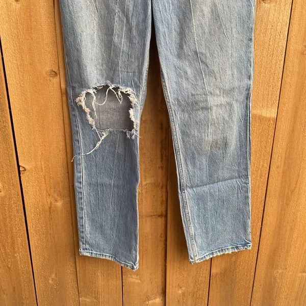 Abercrombie 90s Straight Ultra High Rise 29/8R Light Wash Distressed Stretch 31" - Image 4