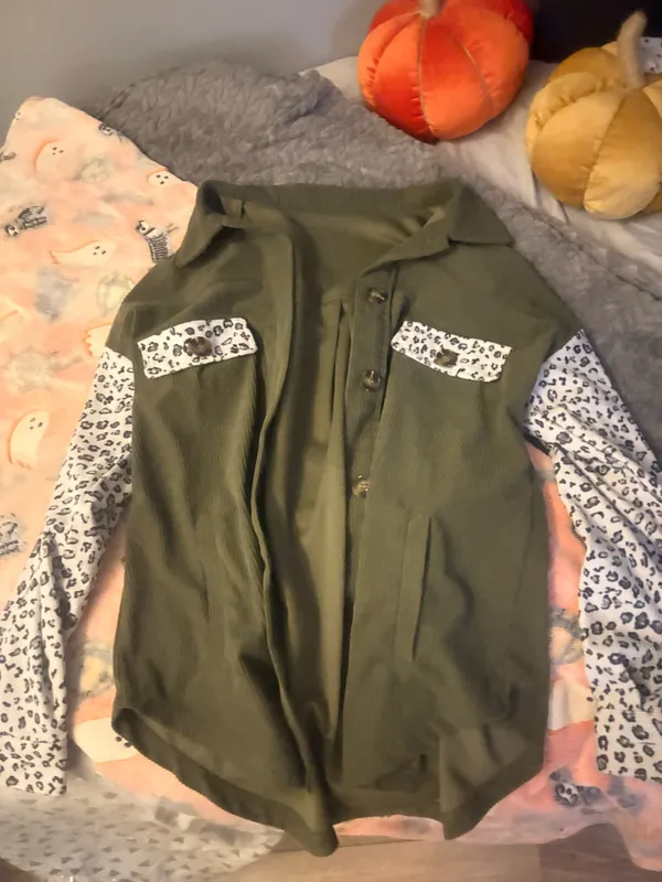 Green button up jacket Size M - Image 2