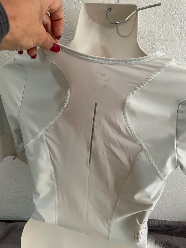 Nike crossed crop top  - Image 4