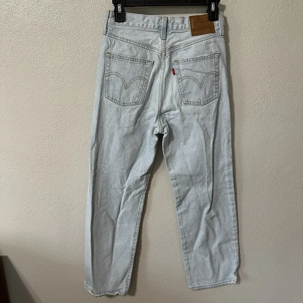 Levi's Premium Ribcage Straight Ankle Jeans Women's Sz 26‎ Light Wash Distressed - Image 4