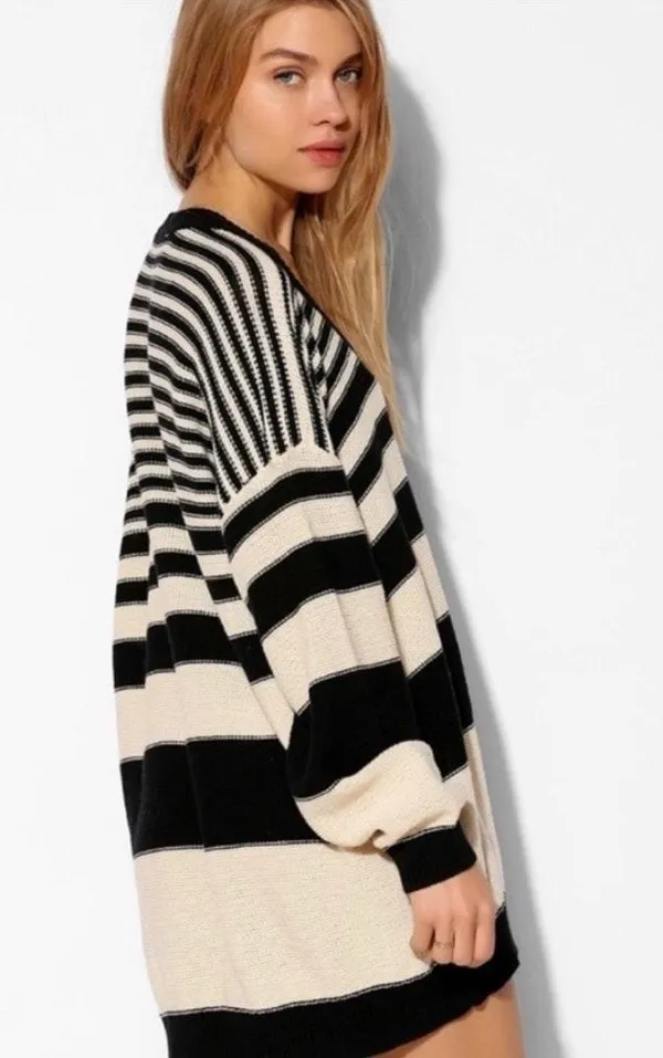 Urban Outfitters BDG Boyfriend Striped Oversized Knit V Neck Long Sweater - Image 3