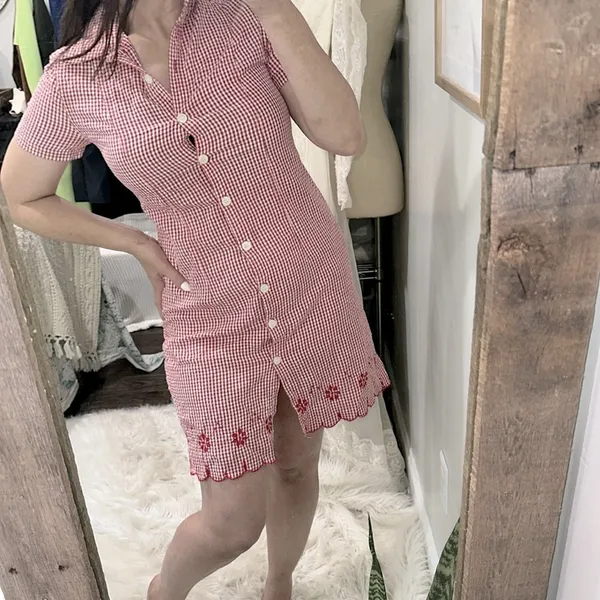 Vintage Red Gingham Button-Up Dress with floral embroidered bottom size 8 - Image 4