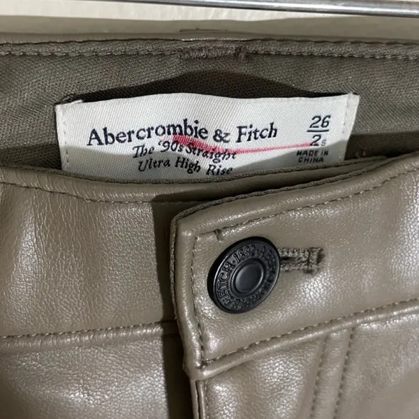 NWT Abercrombie and Fitch The 90s Straight Leg High Rise Vegan Leather Pants 2S - Image 6
