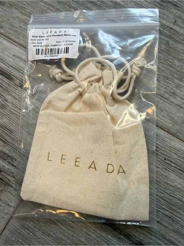 Leeada Oval Gemstone Pendant Necklace Gold Tone Burgundy Stone LEE-FA-002 NEW - Image 5