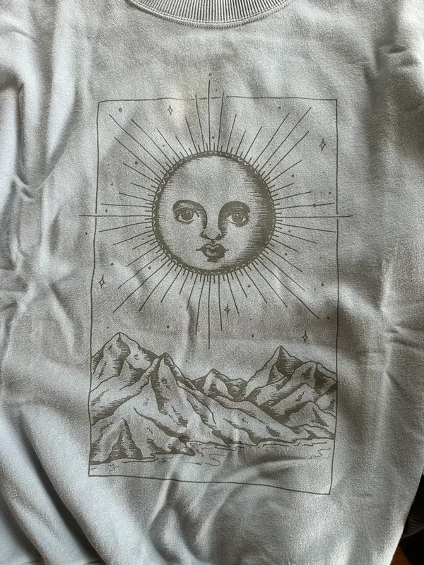 American Eagle Outfitters Sweatshirt - Image 4