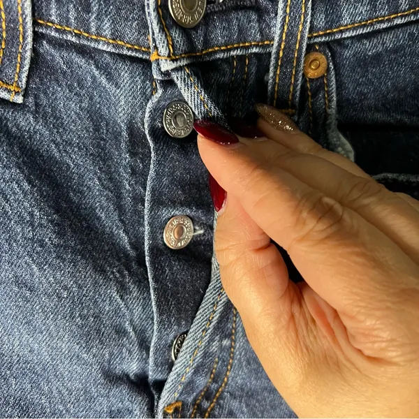 Levi’s Premium Wedgie‎ Straight Button Fly High Rise Raw Hem Crop Denim Jeans - Image 9