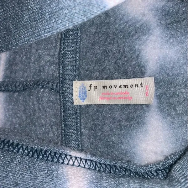 Free People Movement Tie Dye Cropped Hoodie Sweatshirt size medium - Image 5