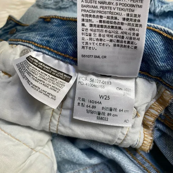 LEVI'S 501 MEDIUM WASH BLUE DENIM SHORTS BUTTON FLY HIGH RISE CASUAL BASIC Y2K - Image 4