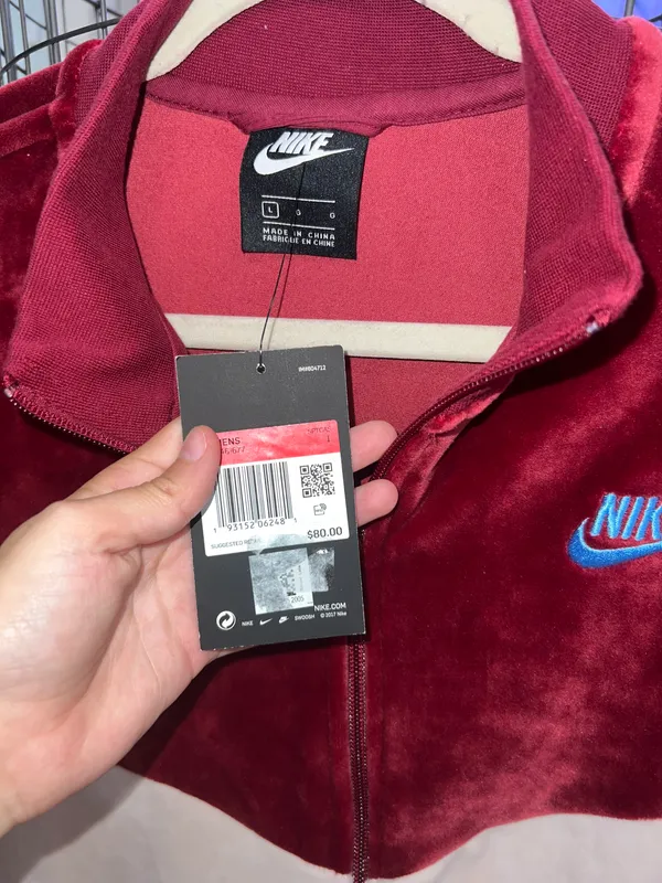 Nike Cropped Zip-Up Hoodie - Image 3