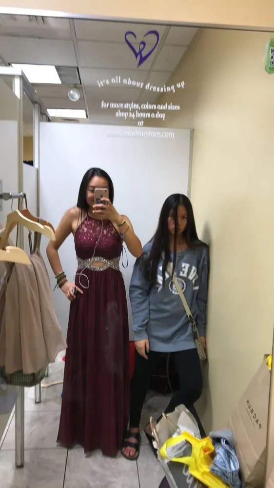 Windsor Burgundy Prom / Formal Dress - Image 6
