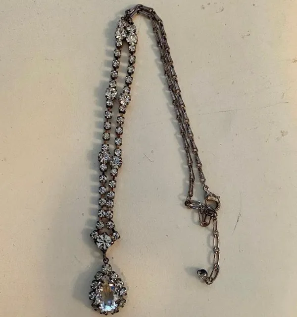 Beautiful Rhinestone Jewel Necklace/Costume Jewelry - In great condition! 💎🤍 - Image 2