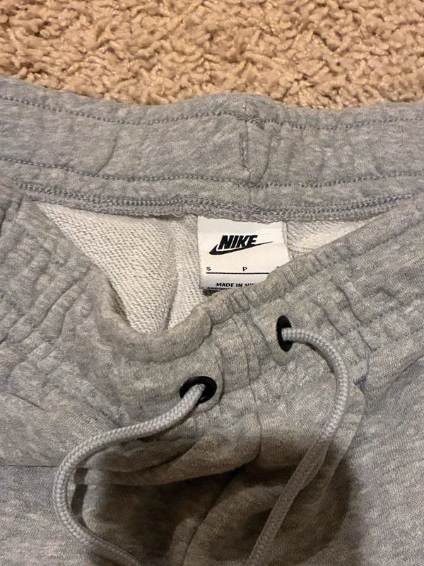 Nike Sweatpants Grey Women’s Small - Image 3