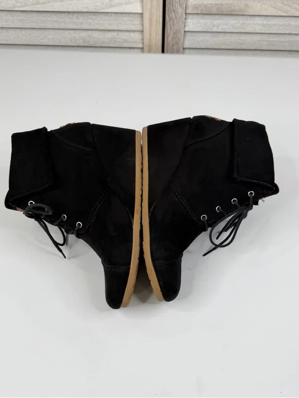 MAD LOVE Women's Black "Shelby" Desert Wedge Lace Up Faux Suede Ankle Bootie-9 - Image 7