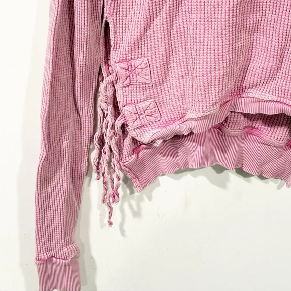 Free People One Women’s Pink Ribbed Long Sleeve Top Size Small - Image 2