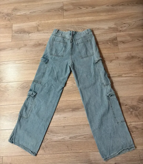 Light Wash Y2K Baggy Wide Leg Cargo Jeans Size M - Image 2
