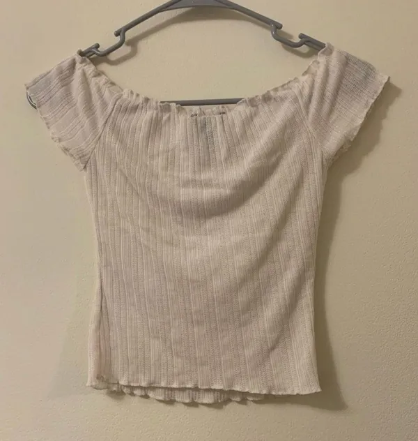 Forever 21 White Off-the-Shoulder Top - Image 3