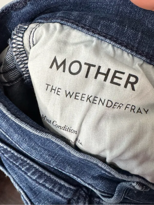Mother the weekender fray flare jeans mint condition dark Wash - Image 7