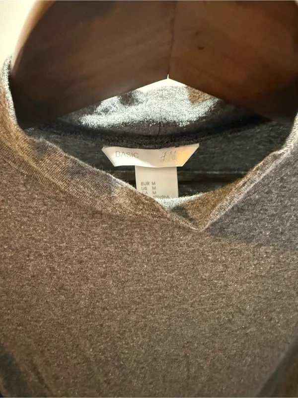 H&M Grey Sleeveless Turtleneck Tank Top Medium - Image 3