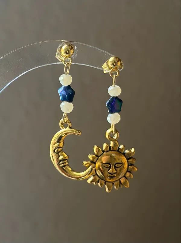 Handmade gold tone moon & sun boho fairly retro hippie dangle earrings 🌞🌙✨ 🍃 - Image 5
