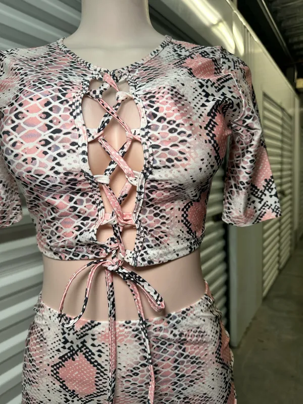 Pink Snakeskin 2-Piece Set 🐍 Sexy DIY Halloween Costume Idea - Image 4